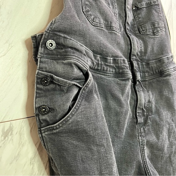 H&M Broken In Skinny Black Denim Overalls SZ 14 - Picture 4 of 9